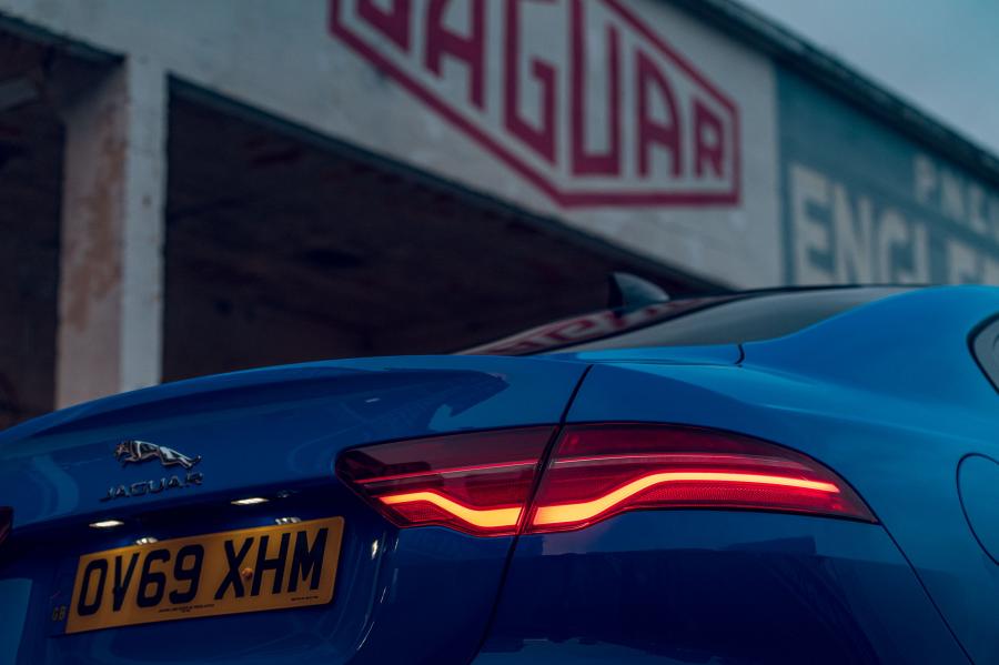 Детали экстерьера Jaguar XE R-Dynamic Reims Edition 2020 года  (UK) (фото 72 из 84)